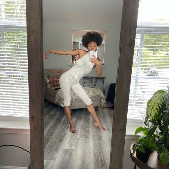 Cream Sleeveless Bodysuit - Picture 7 of 11